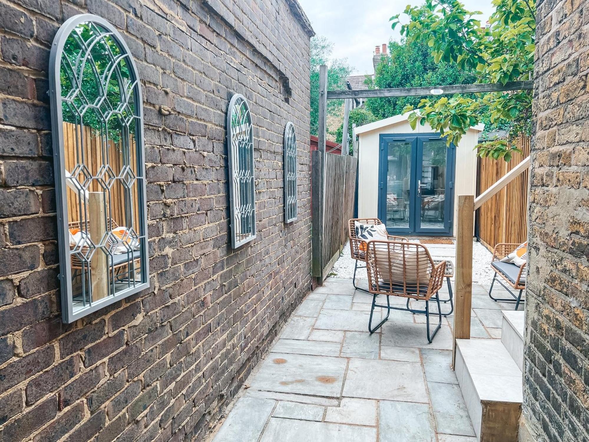Gorgeous 3 Bed With Garden Office By Staybynumbers * London